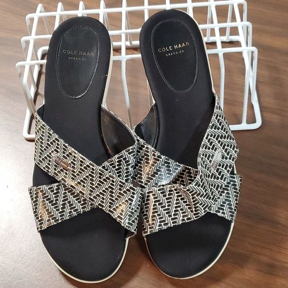 Cole Haan Grand OS Geometric Pattern Cross Strap Slide On Flats Slides Sandals 8 - Picture 6 of 8